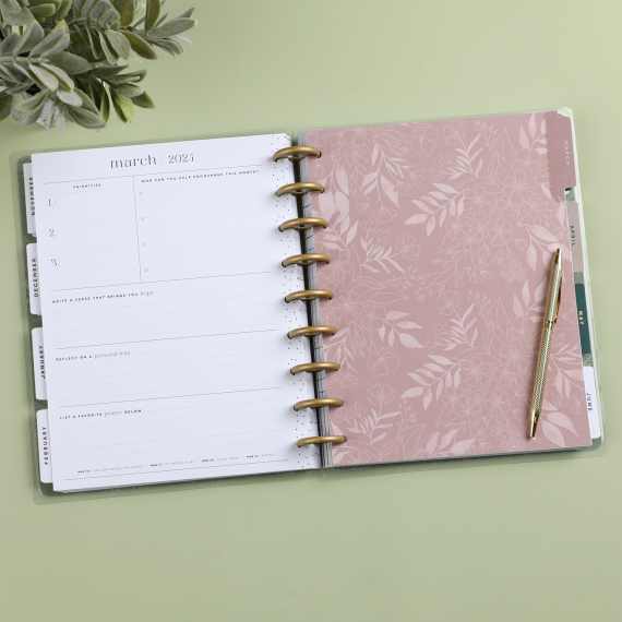 Sketched Florals - Classic Faith 18 Month Planner